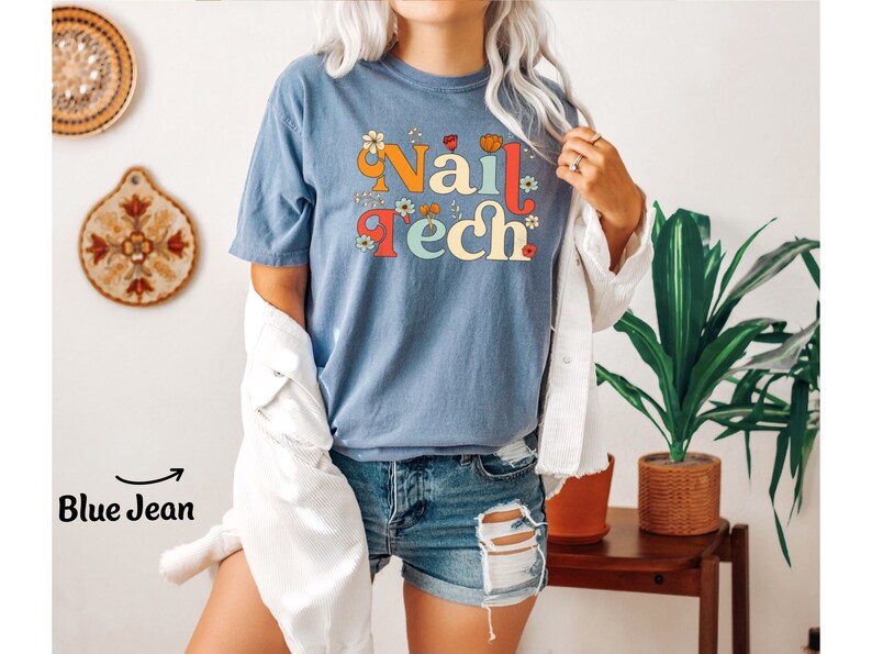 Nail Tech Shirt Nail Salon Gift, Nail Tech Gifts for Nail Technician Wildflower Tshirt T-shirt Floral Spring Boho Flower Comfort Colors® Tee Bild 3