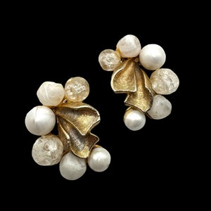 Signed ART Lucite Balls Gold Tone Cluster Clip On earrings 1.5”