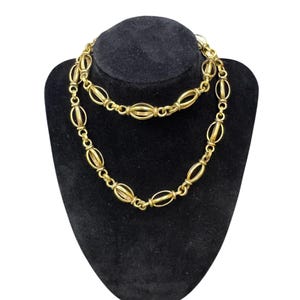 Vintage MMA Metropolitan Museum of Art Goldtone 26” Chunky Necklace