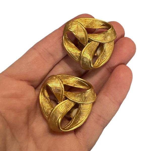 Vintage Matte Gold Tone 90s Clip on Earrings 1 3/8”