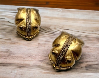 Vintage MMA Style Brass and Gold Tone Frog Textures Clip on Earrings