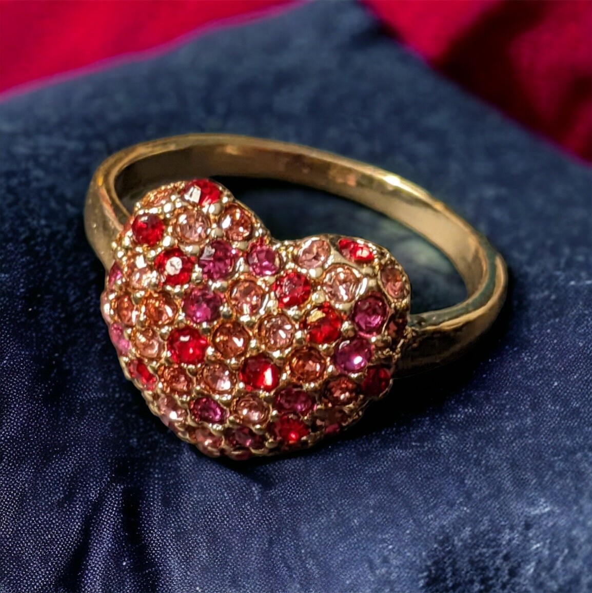 2020 Avon NIB Ombré Pave Heart Ring Size 10 Valentines Day