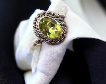 Sterling 925 Peridot Gemstone Twist Ring Size 7