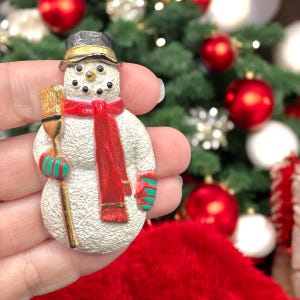 Vintage AJC signiert glitzernde Emaille Weihnachten Schneemann Urlaub Brosche