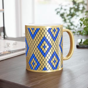 Blåguld ormtryck keramikmugg | Gåva för djurälskare
