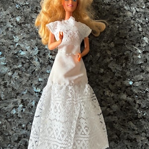 Véritable poupée Barbie Mattel 1976 et une 1991 - Collection