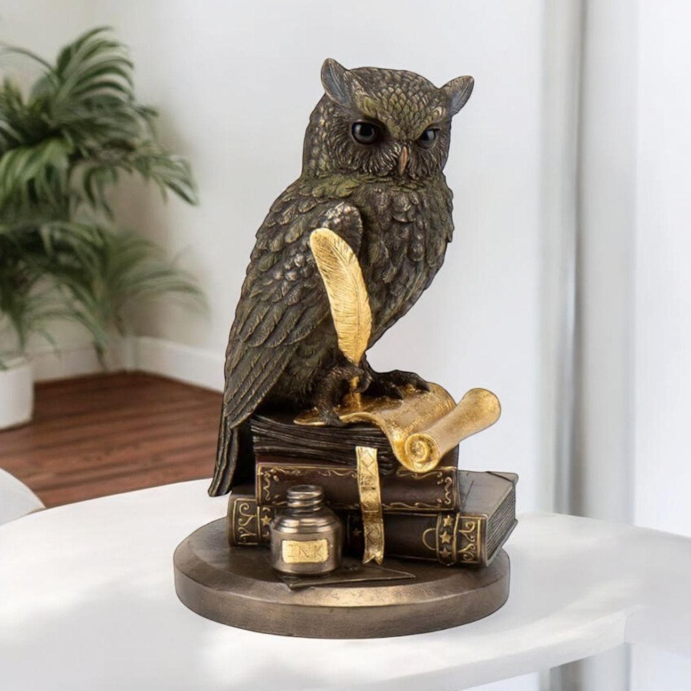 フクロウの置物　石像 フクロウの小像、贈り物としての装飾的なフクロウの置物、石の