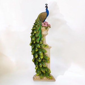 Decorative Peacock figurine as a gift, Statuettet of Stone, home decor, vintage decor, gift Peacock Statue, Peacock figure, Peacock statue