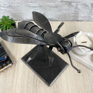 Metal Bee Sculpture – Handmade Recycled Industrial Insect Statue | Rustic Desk Decor, Gift for Gardeners or Bee Lovers, Handmade Art