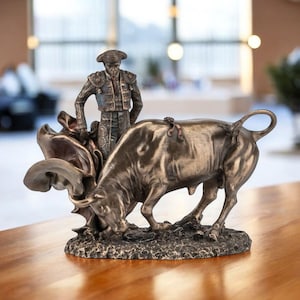 Matador Statue, Matador with Bull Statue, Symbol of Bravery and Control, Gift for Him, Spanish Decor, Collectible Figurine, vintage decor