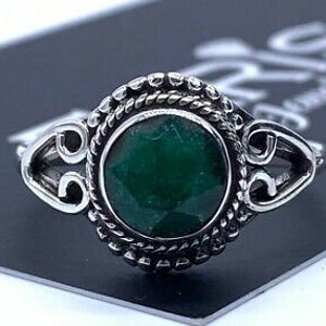 Elegant Designer 925 Sterling Silver Ladies Emerald Round Ring Green Gemstone