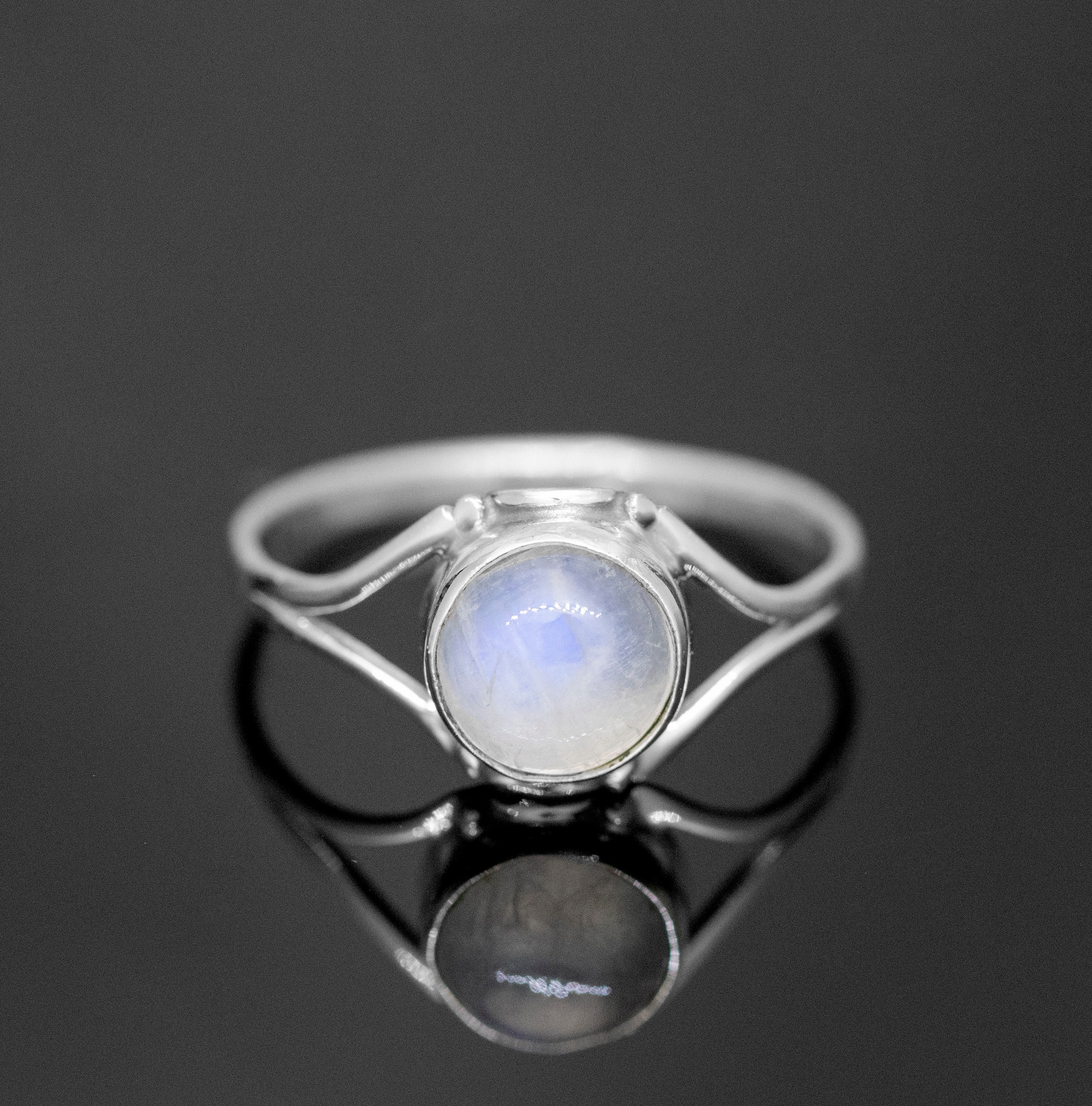 925 Sterling Silver Gemstone Round Moonstone Crystal Ladies Ring Jewellery Gift Boxed Jewelry