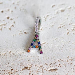 Colar com pingente inicial de coração em prata esterlina 925, pedra preciosa de cristal, letra de nascimento, joia para presente feminino