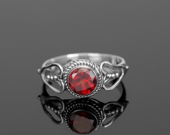 Handmade Red Garnet 925 Sterling Silver Round Gemstone Ladies Heart Love Ring Jewellery