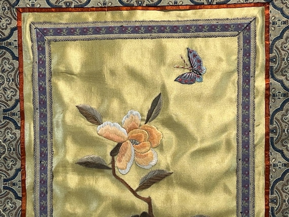 Petit Tableau Encadré Sur Soie - Motifs Papillons - Déco Vintage
