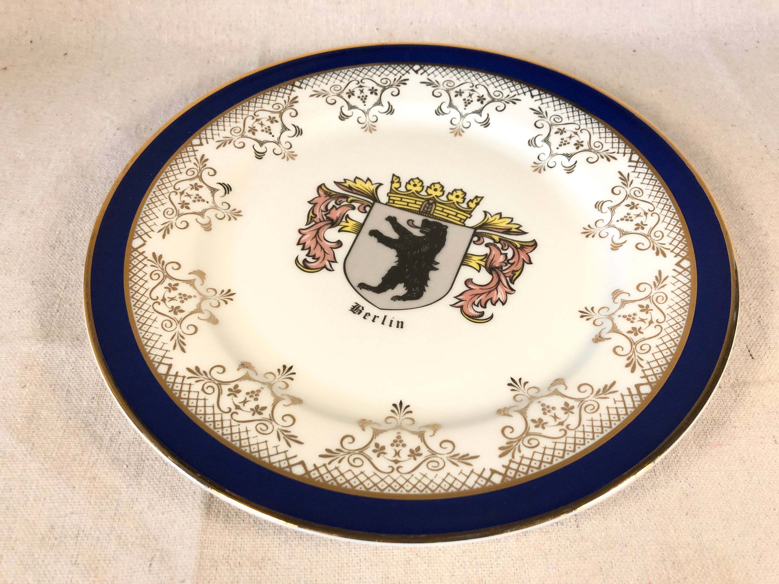 vintage-schedel-bavaria-berlin-souvenir-plate-echt-kobalt-gold-trim