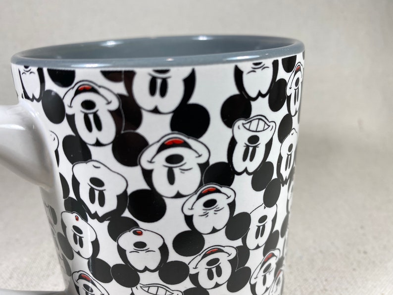 Silver Buffalo Mickey Mouse Coffee Mug - Thumbnail 5