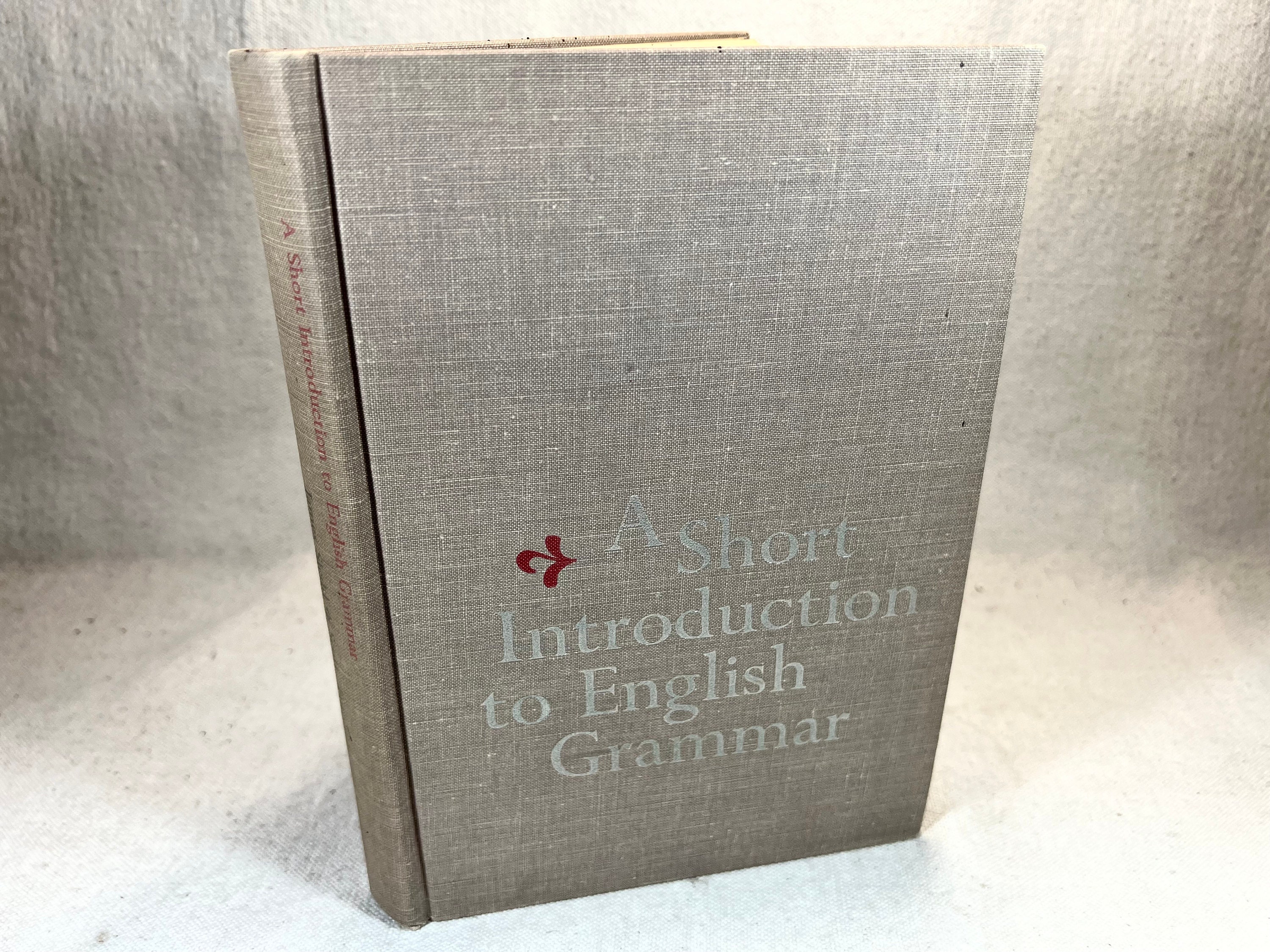 Amazon.com: A Short Introduction To English Grammar: With