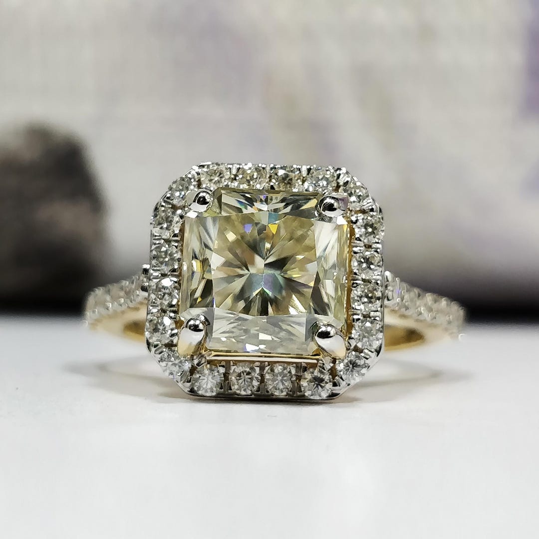 3石ダイヤモンドリング ゴールド　モアサナイト　モアッサナイト 11号 最高品質 イエロー モアサナイト スリーストーン 3stone リング 指輪