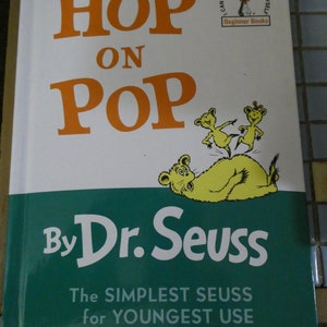 hop on pop by dr. Seuss veröffentlichte 1991 eine Anfängerbuchreihe von Random House sehr umstrittenes Buch. 64 Seiten h/c nagelneuer Zustand
