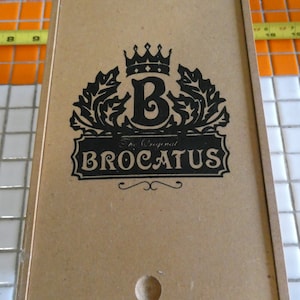 vintage brocatus wood cigar box held 25 churchill cigars sliding lid cedar lining bottom