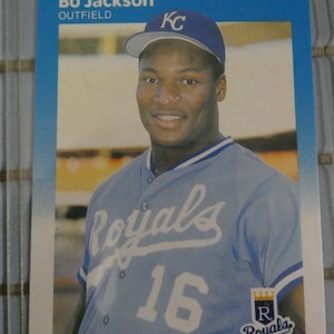 Bo Jackson 1987 Fleer Baseball Card # 369 Kansas City Royals Temporada de calouros 1986 Totais da liga menor e principal