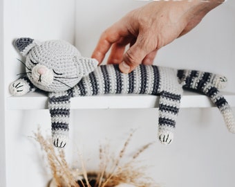 Easy Sleepy Cat Crochet Pattern / Striped Amigurumi Cat Tutorial PDF