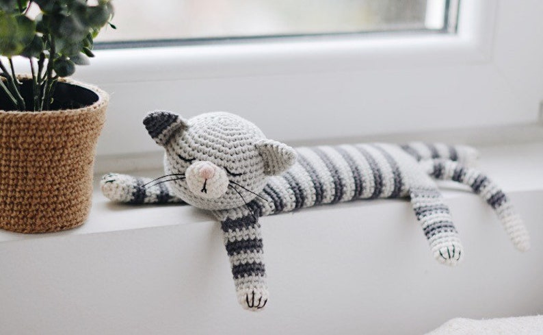 Easy Sleepy Cat Crochet Pattern / Striped Amigurumi Cat Tutorial PDF image 2