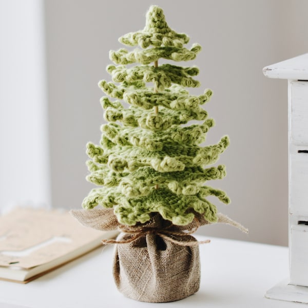 Bauernhaus Weihnachtsbaum Häkelanleitung, 20 cm Mini Häkelbaum Tischdekoration