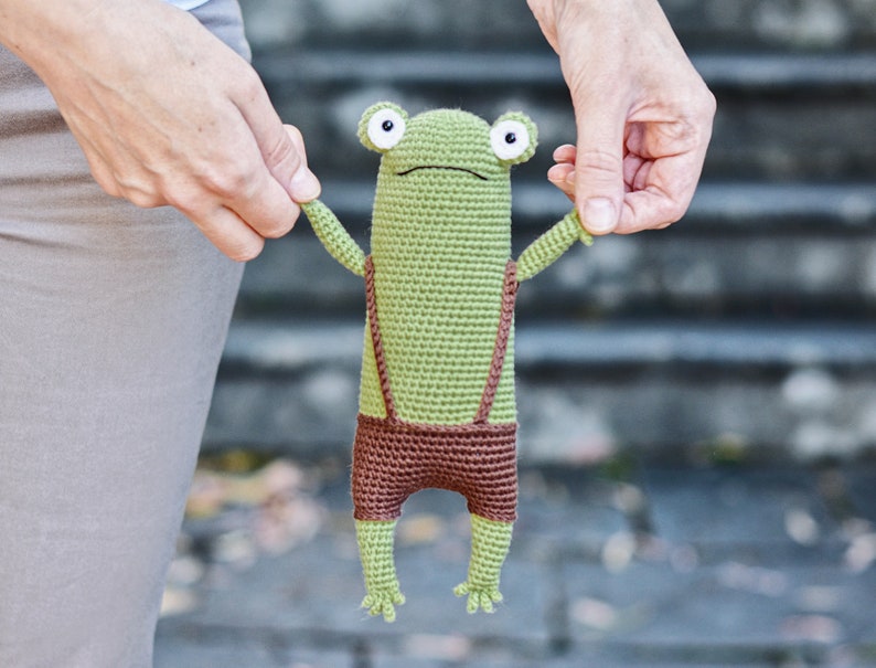 Frog Crochet Pattern, Amigurumi Frog PDF Tutorial image 2