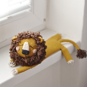 Sleepy Lion Crochet Pattern