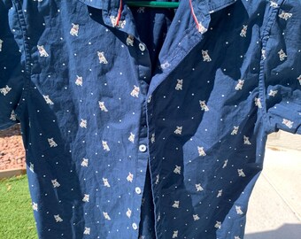 Med Slim fit Men’s Pug button up shirt