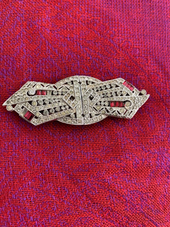 Duette brooch shop