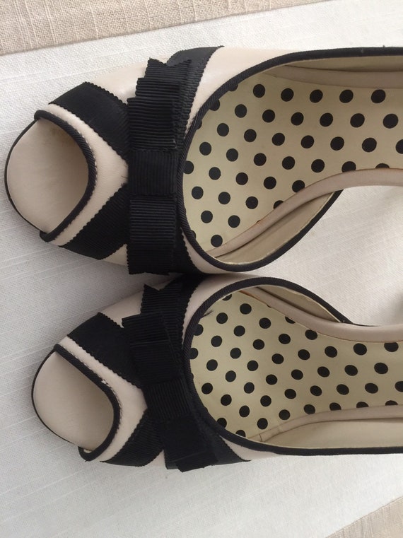 Vintage Anne Klein black and white shoes