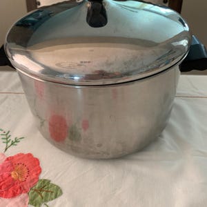 Farberware 4 QT Stock pot with lid