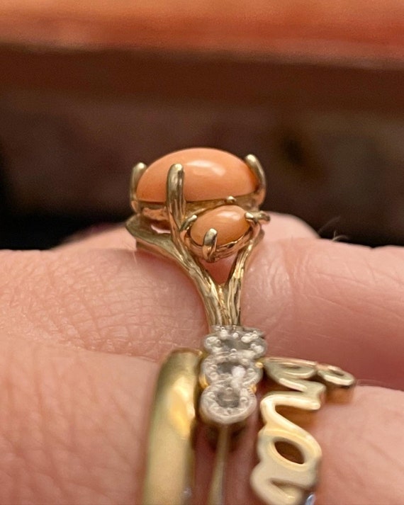 Gorgeous Vintage Mid-Century Coral Ring