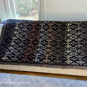 Mosaic crochet pattern: Lisane overlay blanket, 4 sizes (charts and written instructions)