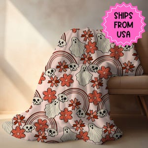 Personlig Halloweenfilt, Halloweenpresent, spökfilt Halloweenpläd, Halloweendekoration höstpläd soffa höstdekor