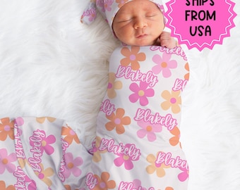 Personalisierte Rosa Blumen Swaddle Hut Set, Neugeborene nach Hause gehen, Mädchen Krankenhaus offenbaren Outfit, Baby-Dusche-Geschenk, Rosa Swaddle dehnbar