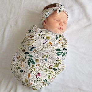 Custom Floral Swaddle and bow set newborn, Swaddle and hat set, Newborn girl hospital reveal outfit, baby shower gift, stretchy swaddle