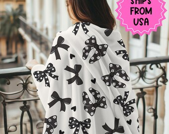 Personalized coquette black bow Blanket, coquette room decor, preppy stuff room decor, trendy bow baby blanket, bow decor