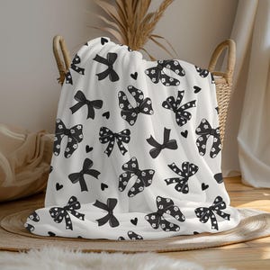 Personalized coquette black bow Blanket, coquette room decor, preppy stuff room decor, trendy bow baby blanket, bow decor