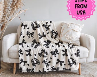 Custom black bow name Blanket, coquette room decor, Personalized name blanket, trendy bow baby blanket, bow minky sherpa velveteen