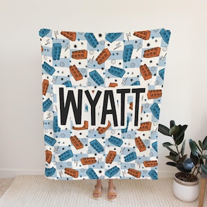 Personalized blanket for boys, blocks blanket, checkered throw, birthday gift for him, custom name baby blanket, baby shower gift