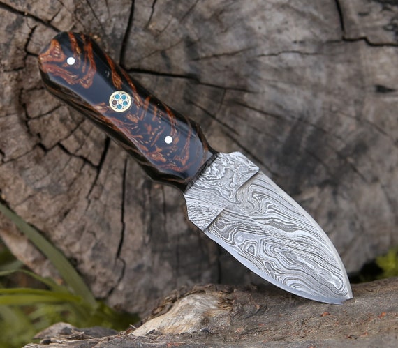 Custom Handmade Damascus Dagger Knive - Double-Edged Blade with Pine Cone Handle and Boot Knive Design - Ideal for Hunting Everyday Carry.