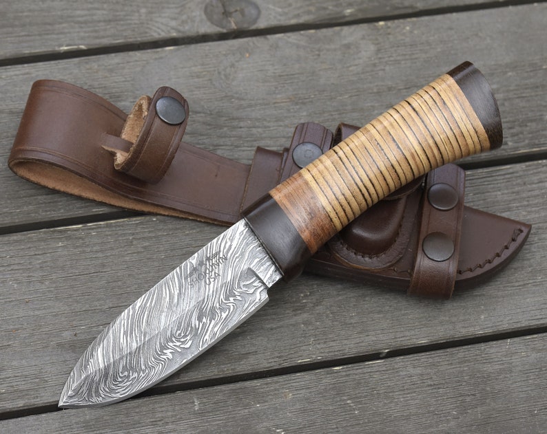 DAMASCUS HUNTING KNIFE, 9