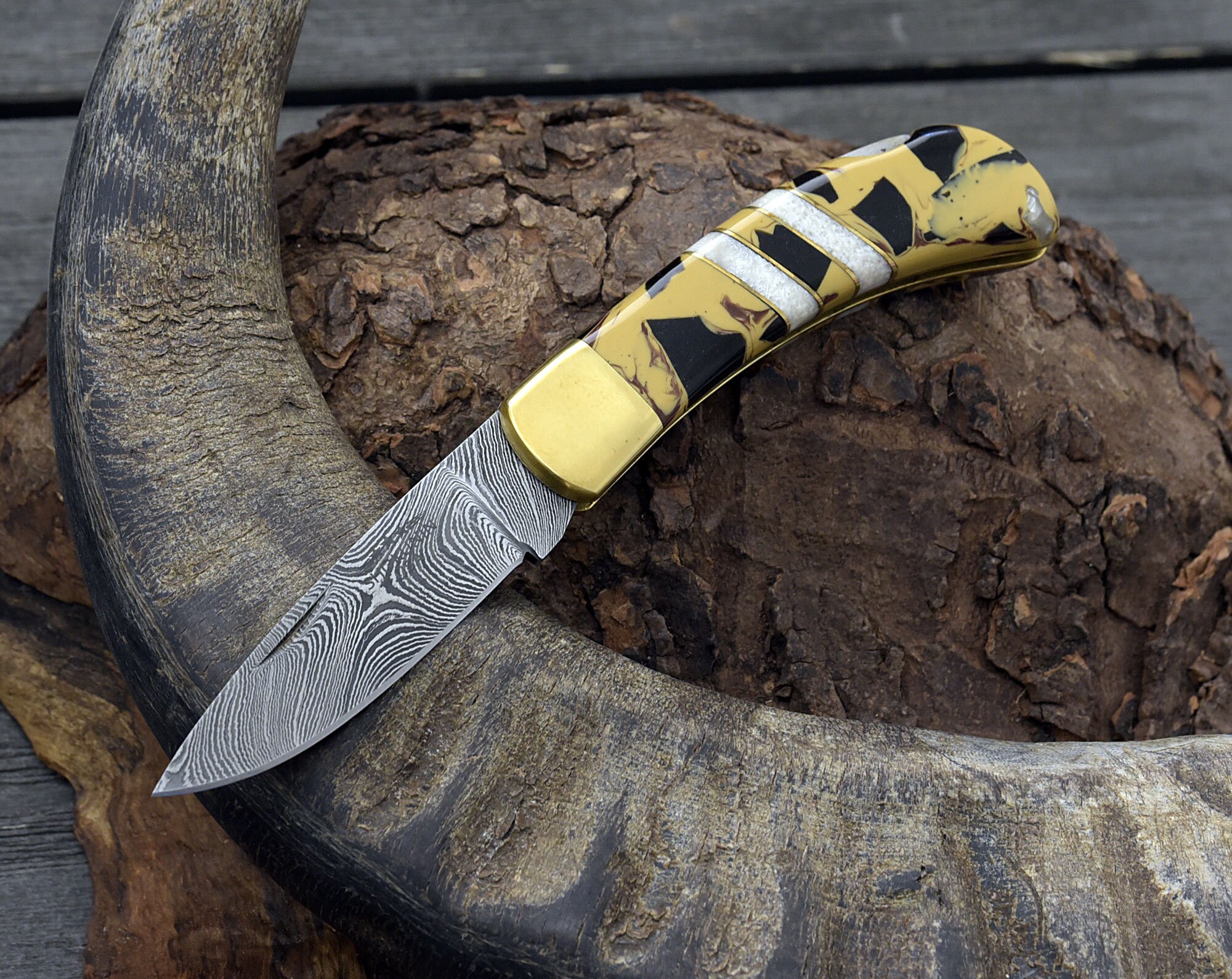 wrapping droppoint knife handle