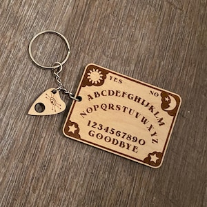 Ouija board Keychain - planchette - Spirit Board