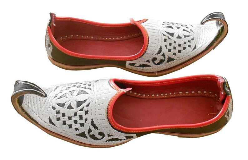 mojari style shoes