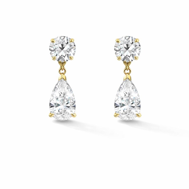 Pendientes colgantes de oro de 14 quilates con diamantes sintéticos redondos y en forma de pera. imagen 2
